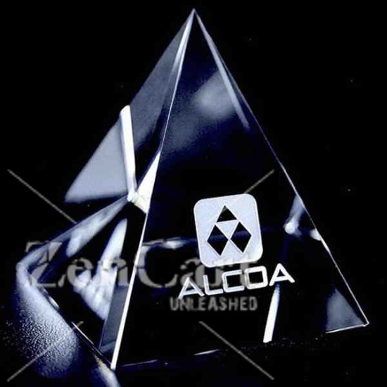 OCDPRC476 - Large Clear Pyramid Paperweight - Click Image to Close