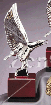 OCDAE470 - 14-1/2" NIckel Plated American Eagle Resin Trophy - Click Image to Close